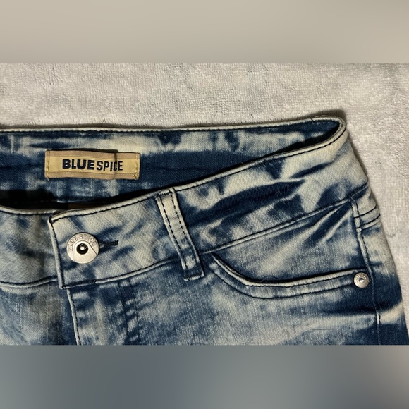 NWOT Blue Spice Acid Wash Skinny Jeans - Picture 4 of 8